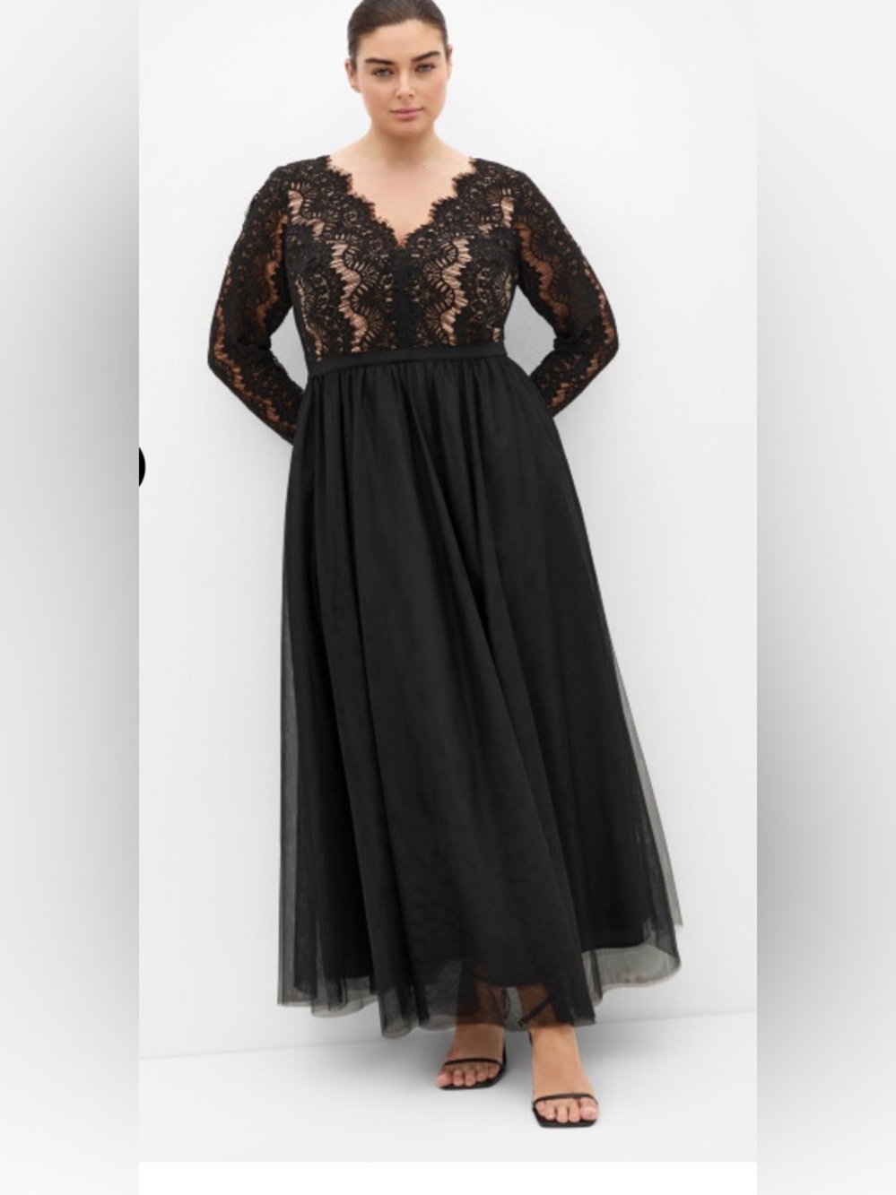 City Chic Rare Beauty VNeck Lace & Tulle Formal Evening Gown, Sz.  Plus XXL/24